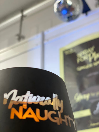 Naughty Vibes Windlicht – Naturally Naughty Logo – Lasergravur