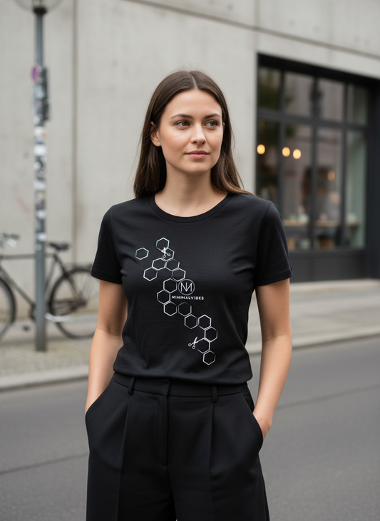 Damen – Organic Shirt – Geometric Cut Print – Frontprint